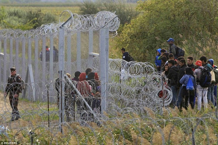 Khung hoang ti nan: Hungary ban bo tinh trang khan cap