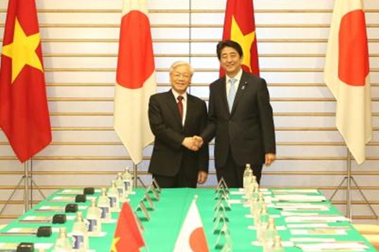 Tong Bi thu Nguyen Phu Trong hoi dam voi Thu tuong Shinzo Abe