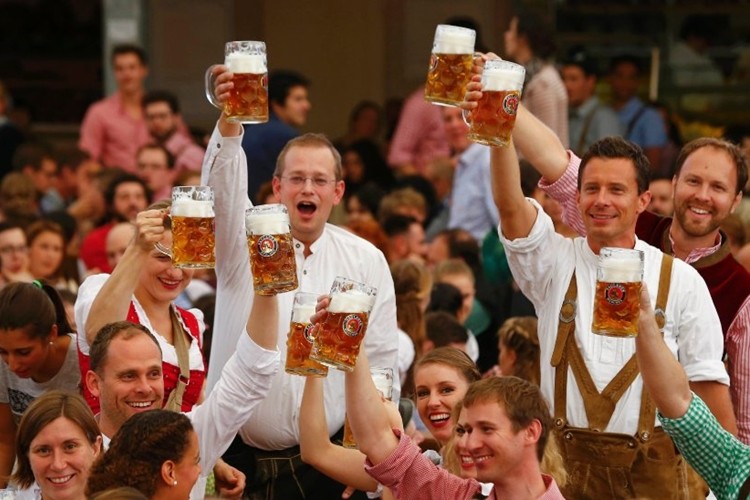 Ngat ngay hinh anh Le hoi bia Oktoberfest Munich 2015-Hinh-4
