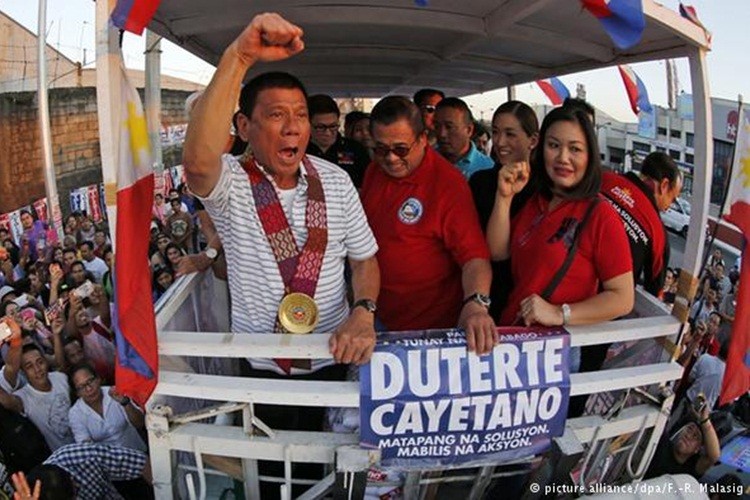 Bau cu Tong thong Philippines: Duterte gay nhieu tranh cai