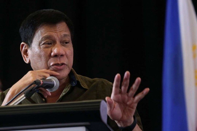 TT Duterte : Dam phan voi TQ phai dua tren phan quyet PCA