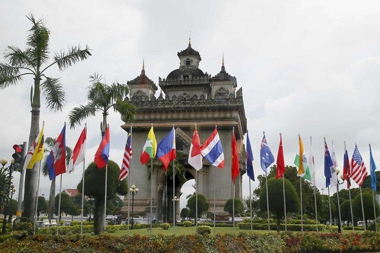 Hoi nghi cap cao ASEAN-TQ se thao luan van de Bien Dong