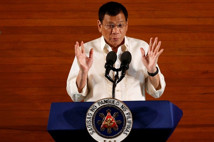 Bao My: Ong Duterte giao bai can Scarborough cho Trung Quoc