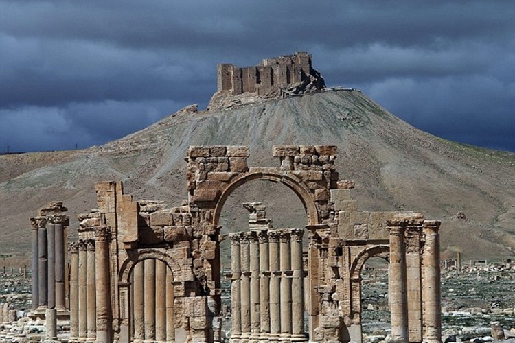 IS rut lui khoi Palmyra sau cac cuoc khong kich cua Nga