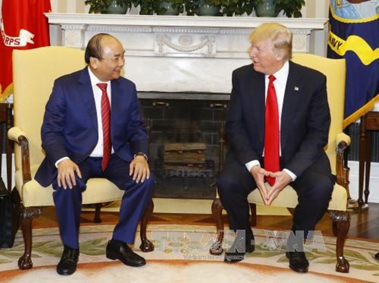 Thu tuong Nguyen Xuan Phuc hoi dam voi Tong thong Donald Trump