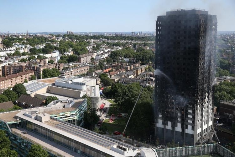 Chay chung cu Grenfell Tower o London: Vi dau nen noi?