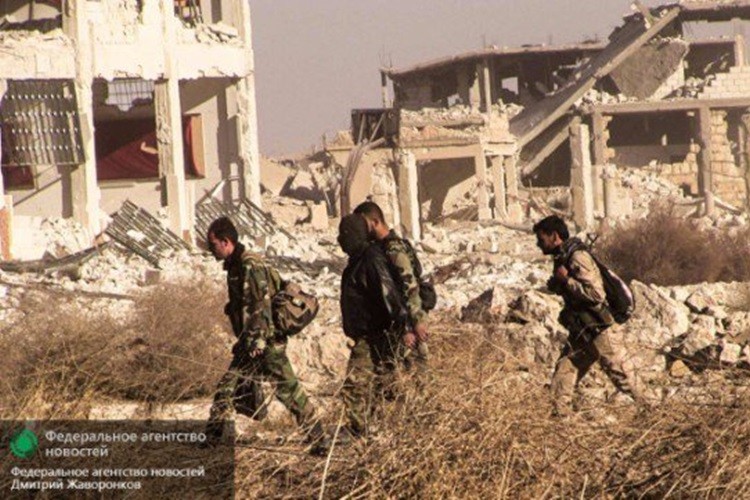 Quan doi Syria giai phong thi tran Rusafa o tay nam Raqqa