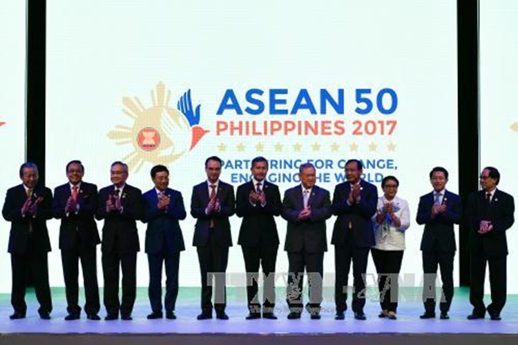 ASEAN va Trung Quoc chinh thuc thong qua du thao khung COC