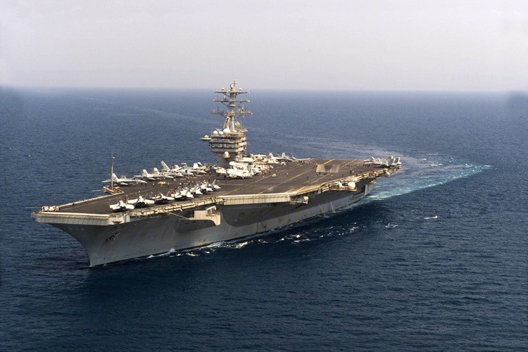 May bay Iran ap sat tau san bay My USS Nimitz