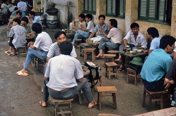 Anh doc ve pho co Ha Noi nhung nam 1990-Hinh-19