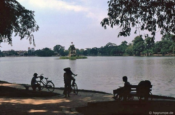 Anh doc ve pho co Ha Noi nhung nam 1990-Hinh-3