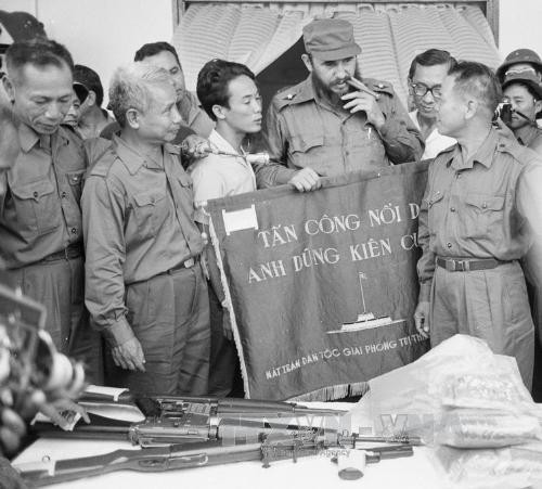 Anh: Chuyen tham lich su cua lanh tu Cuba Fidel Castro toi Quang Tri 1973-Hinh-3