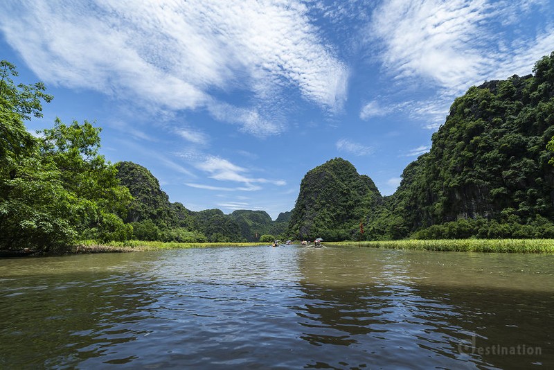 Tam Coc dep ngo ngang trong mat du khach nuoc ngoai-Hinh-9