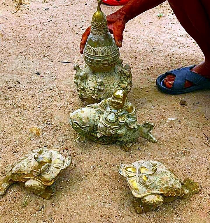 Dao ao bat ngo phat hien 'kho bau' khung gan nui Tau