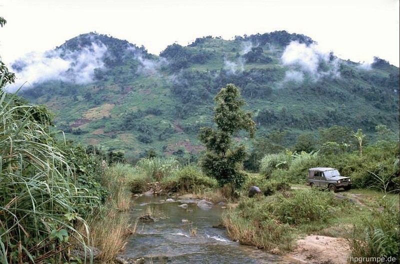 Cuc doc phien cho Sapa nam 1992 qua ong kinh Tay-Hinh-5