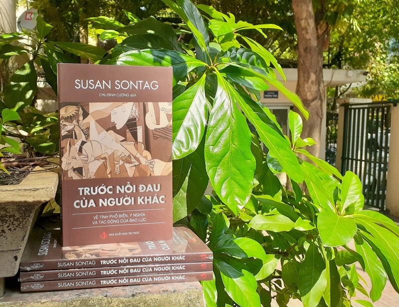 “Truoc noi dau cua nguoi khac”: Noi tran tro ve nhiep anh va chien tranh