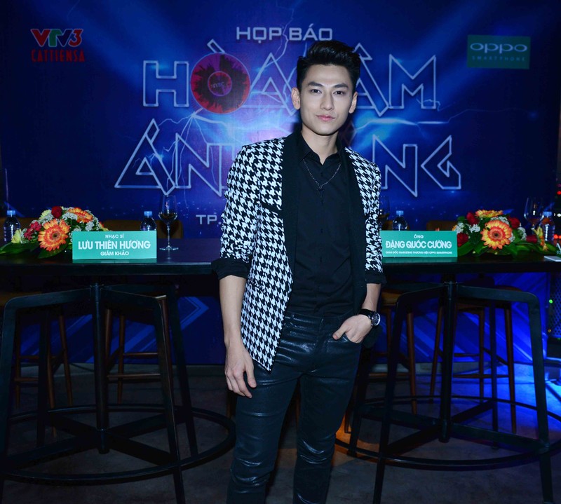 Dan thi sinh khung do bo gameshow The Remix-Hinh-6