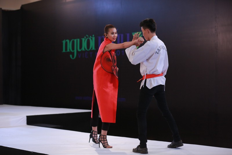 Hau truong ba dao cua giam khao Vietnams Next Top Model-Hinh-4