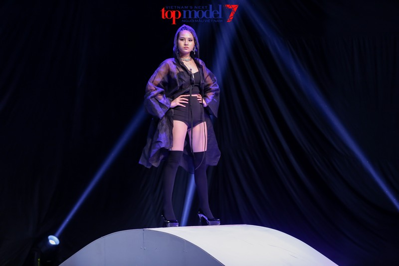 Kim Nha roi nha chung Vietnam's Next Top Model trong nuoc mat-Hinh-9