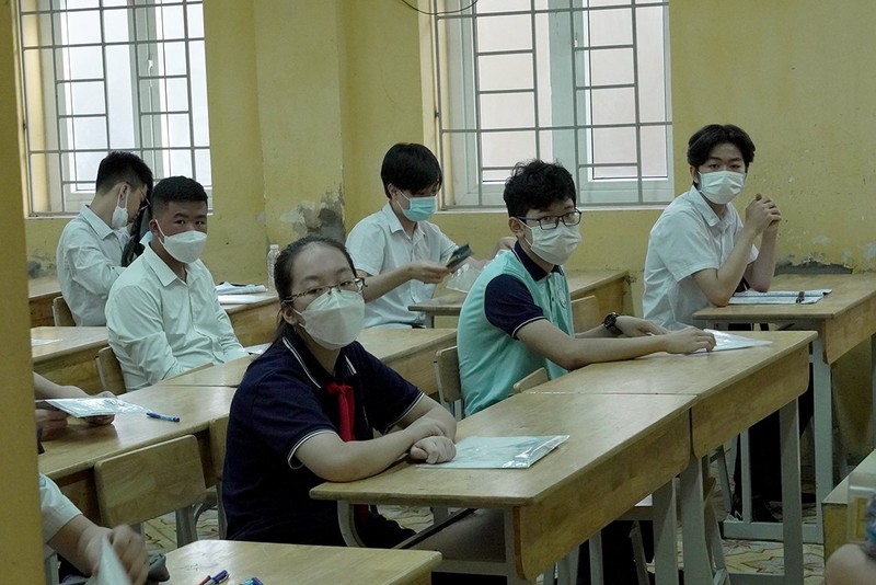 Hoc sinh Ha Noi thi vao lop 10: Cang thang hon thi dai hoc-Hinh-10