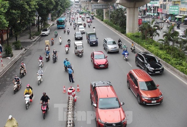 Thay gi sau 2 ngay tach dong o to, xe may tren duong Nguyen Trai-Hinh-8