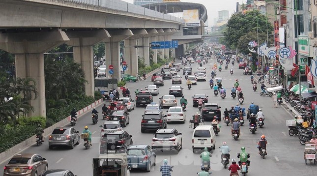 Thay gi sau 2 ngay tach dong o to, xe may tren duong Nguyen Trai-Hinh-9