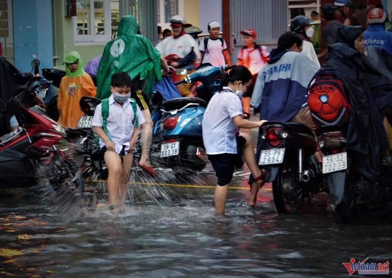 Du bao thoi tiet ngay 14/9: Mua lon cuc bo, nhieu noi co loc set