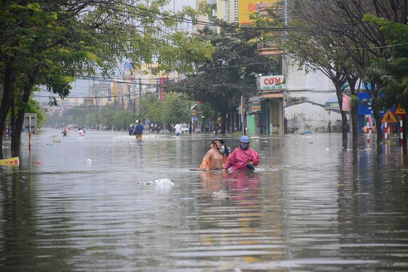 Du bao thoi tiet ngay 6/1: Mien Trung tiep tuc mua to