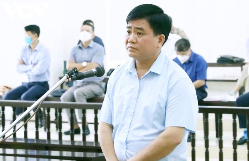 Vu nang khong gia cay xanh: Ong Nguyen Duc Chung nhan bao tien?