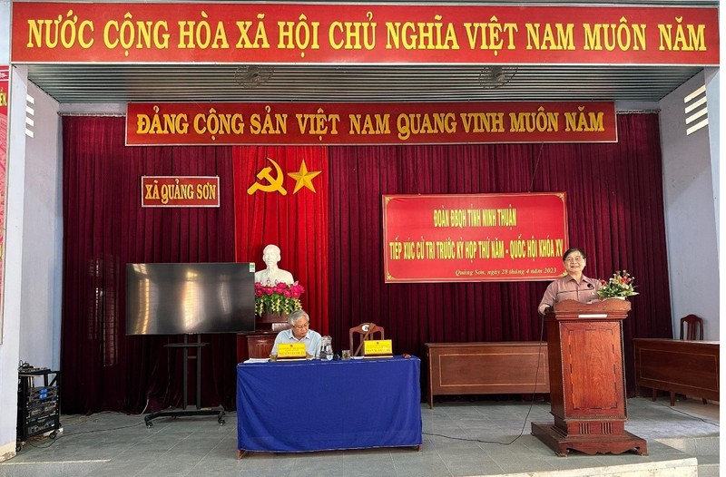 Chủ tịch Phan Xuân Dũng tiếp xúc cử tri trước Kỳ họp thứ 5 Chu tich Phan Xuan Dung tiep xuc cu tri truoc Ky hop thu 5