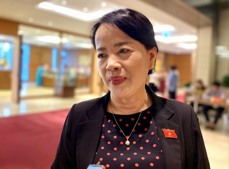 ĐBQH đặt câu hỏi về lợi ích nhóm trong quy định “ngược chiều” về SGK DBQH dat cau hoi ve loi ich nhom trong quy dinh “nguoc chieu” ve SGK