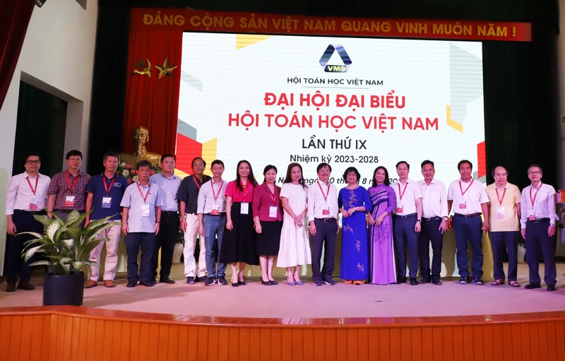 GS.TSKH. Vu Hoang Linh lam Chu tich Hoi Toan hoc Viet Nam-Hinh-2