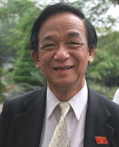 GS Nguyen Lan Dung: Bo me noi tuc, chui bay… sao day duoc con?