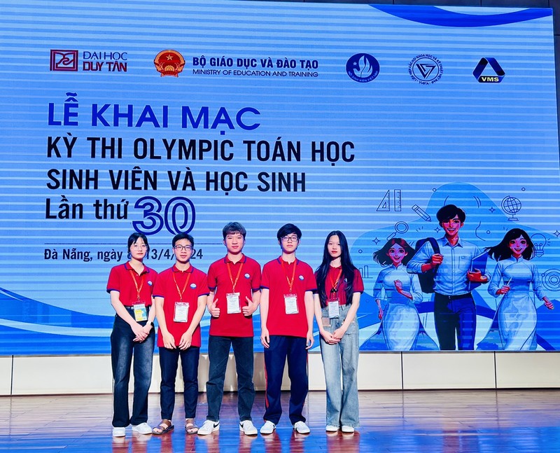 Khai mac Olympic Toan hoc sinh vien: Tang ky luc thi sinh du thi-Hinh-3