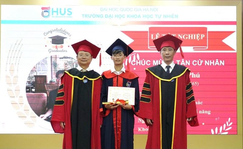 Từ cậu bé mê game đến thủ khoa ĐH Khoa học Tự nhiên - Hình 2 Tu cau be me game den thu khoa DH Khoa hoc Tu nhien-Hinh-2