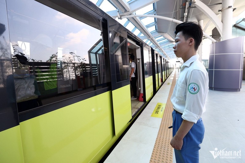 Metro Nhon - ga Ha Noi chinh thuc chay mien phi don khach-Hinh-9