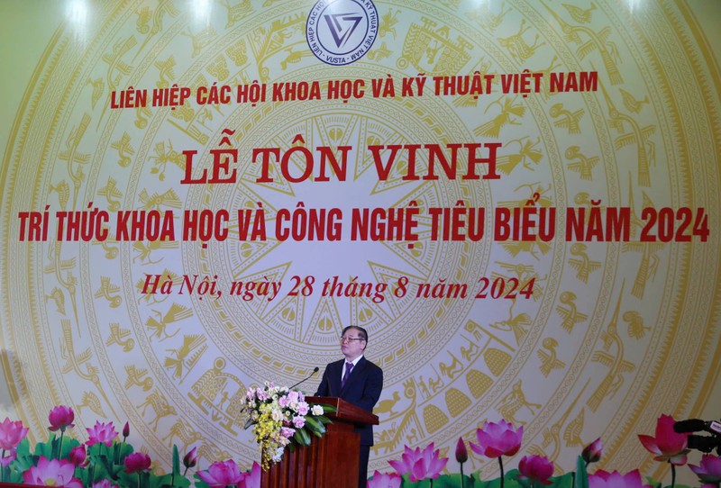 Le ton vinh tri thuc Khoa hoc va Cong nghe tieu bieu nam 2024-Hinh-11