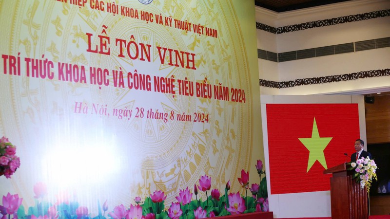 Le ton vinh tri thuc Khoa hoc va Cong nghe tieu bieu nam 2024-Hinh-7