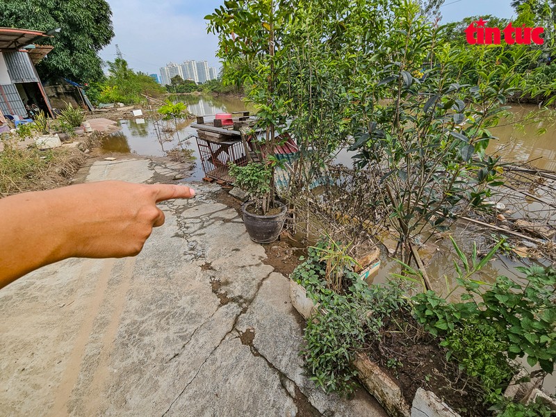 Cong an vao cuoc dieu tra vu nuoc ngap co mau bat thuong