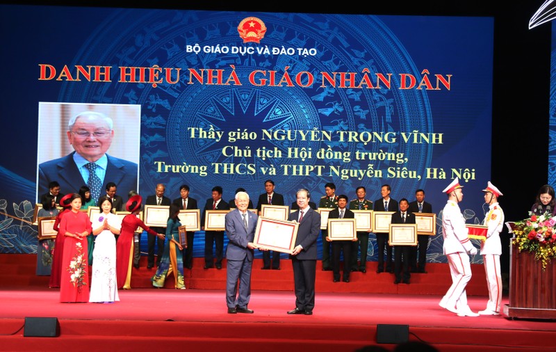 Ton vinh cac nha giao: Vinh du di cung trach nhiem