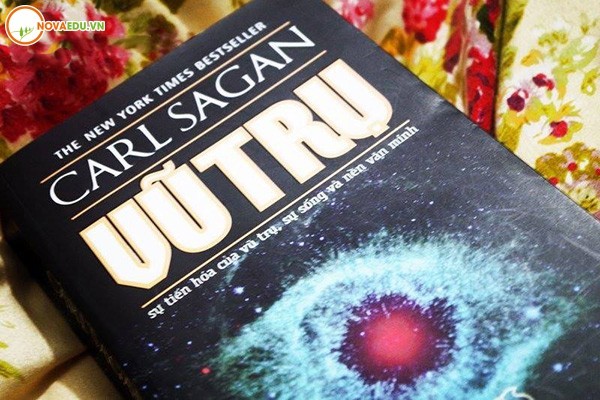 “Vu tru” cua Carl Sagan: Mo canh cua kham pha the gioi bao la