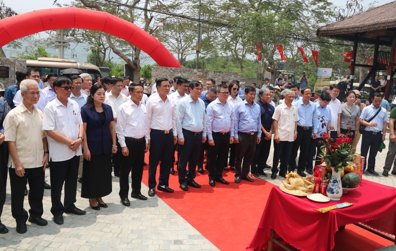 Nhà báo Lê Quốc Minh: Mỗi nhà báo phải trở thành chiến sĩ trên không gian mạng - Hình 2 Nha bao Le Quoc Minh: Moi nha bao phai tro thanh chien si tren khong gian mang-Hinh-2