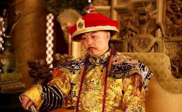 Ung Chinh lam dieu cuc soc khi bi cung nu 'quay ray' giac ngu-Hinh-2