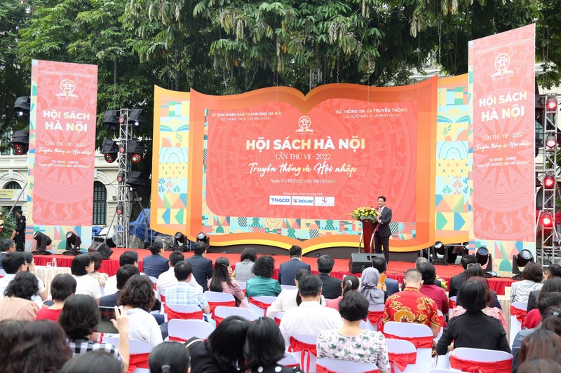 Khai mac Hoi Sach Ha Noi chao mung ngay Giai phong Thu do-Hinh-9