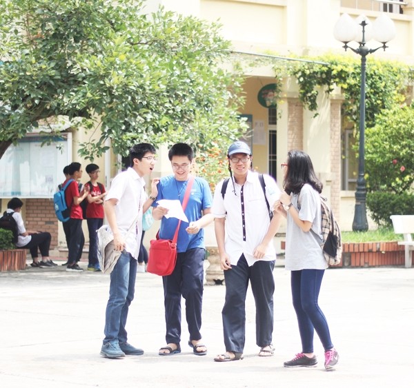 Ha Noi: Nhieu thi sinh tu tin dat diem 9 mon Ngoai Ngu