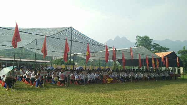 Chum anh: Le khai giang gian di cua hoc sinh mien nui