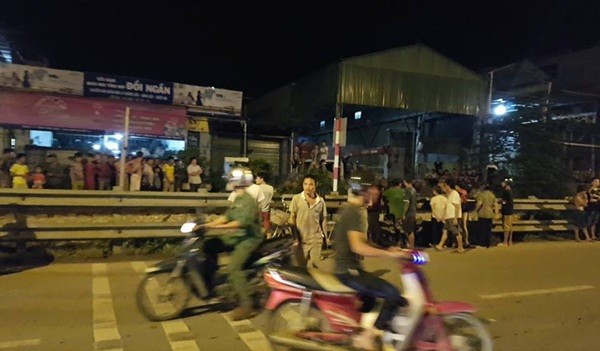 Nam thanh nien lao vao tau hoa tu vong o Ha Noi-Hinh-2