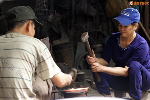 Anh: Lo ren truyen thong do lua nhung ngay can Tet o Ha Noi-Hinh-10