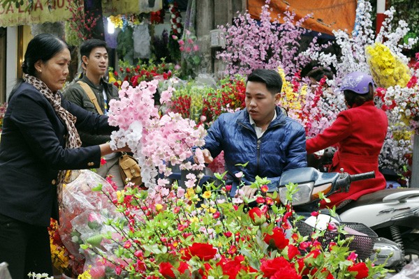 Chum anh: Ha Noi lung linh sac mau ngay can Tet-Hinh-2