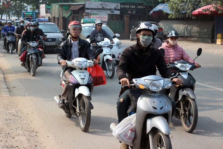 Nguoi dan linh kinh do dac roi Ha Noi ve que an Tet-Hinh-14